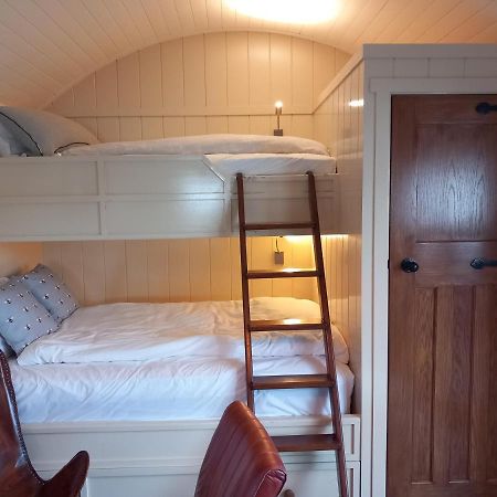 Delightful Shepherds Hut Westport Dış mekan fotoğraf